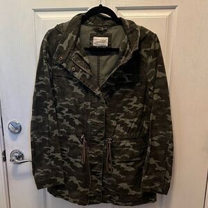 Universal Thread Green Camo Utility Jacket Size Medium